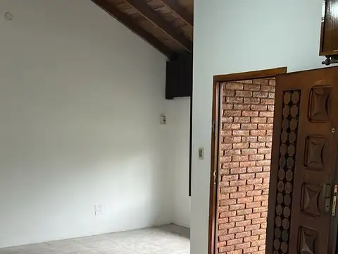 Casa 2 ambientes con 2 baños