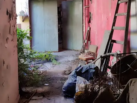 Galpon - Deposito 230m2 Libre De Columnas Mas Casa 5 Amb A Refaccionar