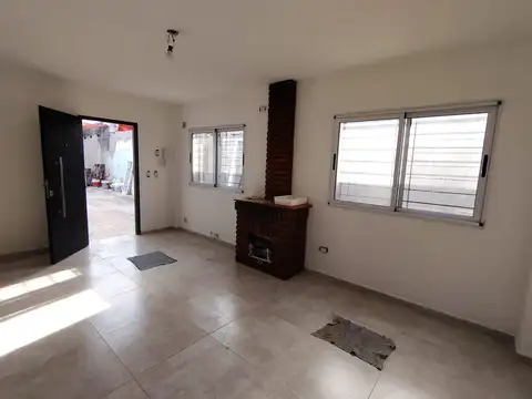 Casa en Alquiler con 5 cocheras