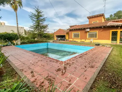 25 e/ 506 y 507 N° 2500