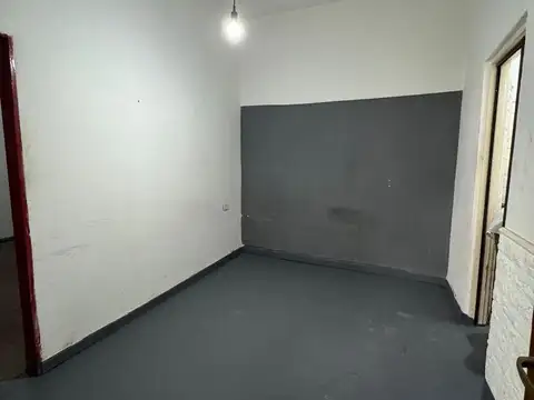 Depto Tipo Casa en Alquiler en Lomas De Zamora, $ 320.000