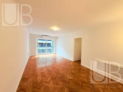 Departamento 5 ambientes, al frente, con balcón corrido, en Recoleta