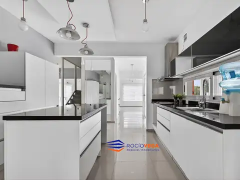 Casa 7 ambientes con 3 baños