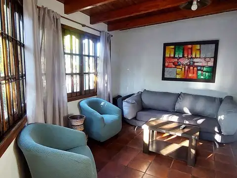 CASA + GRAN DEPÓSITO SOBRE CALLE SARMIENTO MAIPÚ