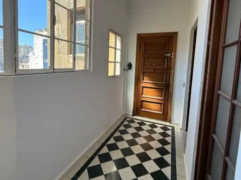 Corrientes 626. Piso 5. Departamento 2 Dormitorios.