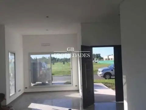 Casa en Venta en Pilar del Este - San Ramon, USD 155.000