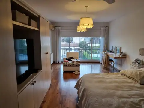 Casa 5 ambientes con 4 baños