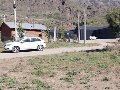 EUIPO RE/MAX VENDE TERRENO EN BARRIO COIRONES .