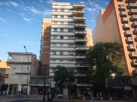 VENTA PISO, DEPTO 4 DORMITORIOS CENTRO CORDOBA