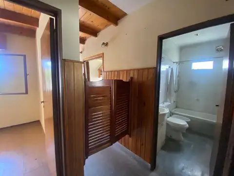 Casa 4 ambientes con 1 baño