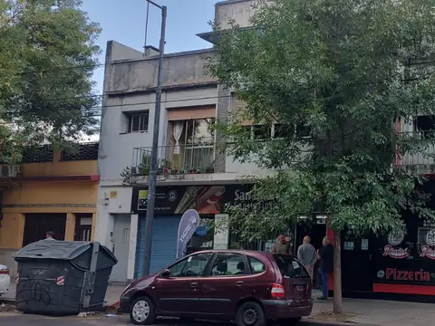 Lote Terreno de 17 x 37,71 Galpón Planta Baja, Local, Depto 3 Amb + Galpón Planta Alta