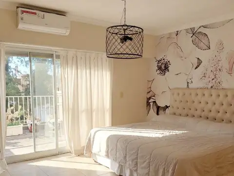 VENTA Casa 6 ambientes con jardín y pileta.  Barrio Cerrado , Benavidez