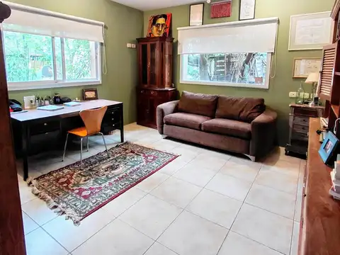 VENTA Casa 6 ambientes con jardín y pileta.  Barrio Cerrado , Benavidez