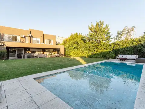 Casa 8 amb Las Liebres Pilar lote central pileta