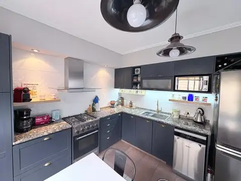 Casa en venta en Villa Luro de 11 x 10 playroom suitte vestidor cochera 2 autos