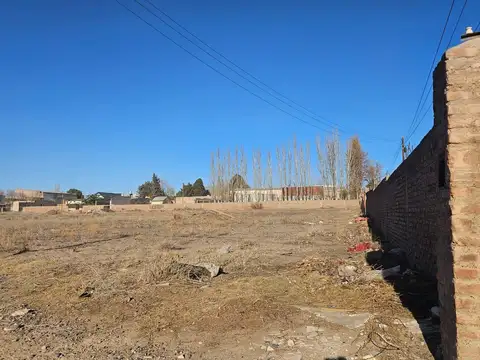 Terreno en Venta 100  mts Frente