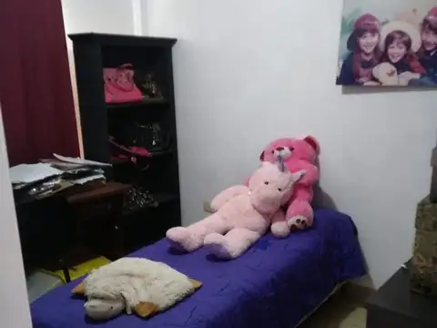 VENDO EXCELENTE MONOAMBIENTE SUBDIVIDIDO EN CASTELAR SUR 