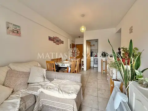 Excelente departamento 2 AMBIENTES con cochera cubierta