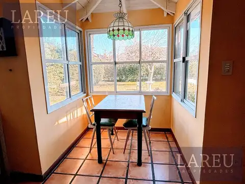 Casa en Venta con 3 cocheras