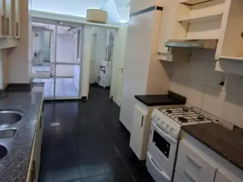 Recoleta: Alquiler Departamento 4 Ambientes con Dependencia