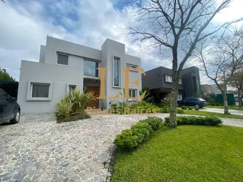 Casa en Venta de 4 dormitorios