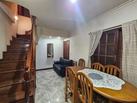 Casa en Venta con 3 cocheras