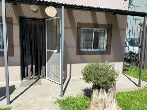 Casa 4 ambientes con 1 baño