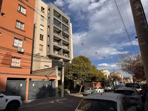 VENTA COCHERA MACROCENTRO | LAMADRID 33