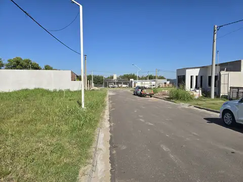 Terreno en venta en San Benito loteo Altos del Este