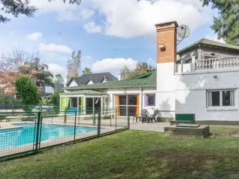 ATENCION INVERSORES. OPORTUNIDAD CASA EN COUNTRY A 282.000 DOLARES DE CONTADO. 330 mts cub y 880 lote. O ENTREGA 180.000 DOL  Y 24 CTAS DE   5000 DOL, APTA CREDITO BANCARIO, POSIB DE PERMUTA MENOR VALOR,4 HABIT, 1 EN SUITE CON JACUZZI, QUINCHO,