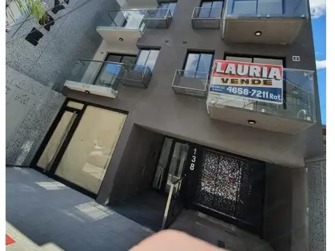 VENTA DEPARTAMENTO 2 AMBIENTES RAMOS MEJIA SEMIPISO AL FRENTE CON BALCÓN