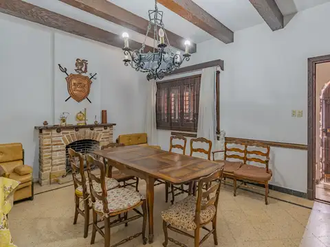 Casa 2 ambientes con 1 baño