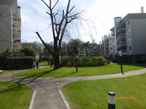 Monseñor Larumbe 3151 Martinez T:7  Piso: 1 "3"