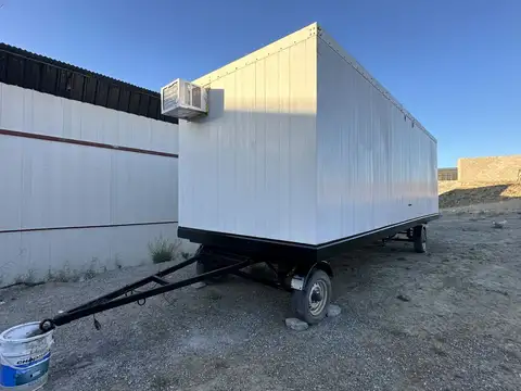 TRAILER 100