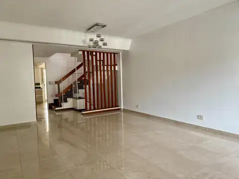 Depto Tipo Casa en Venta de 3 dormitorios