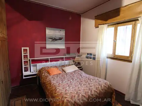 Departamento 6 ambientes con 2 baños