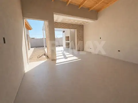 Casa 4 ambientes con 2 baños