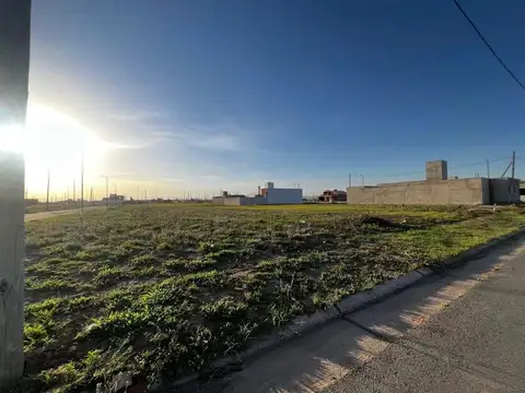 VENTA LOTE  RESIDENCIAL EN  CUESTAS DE MANANTIALES