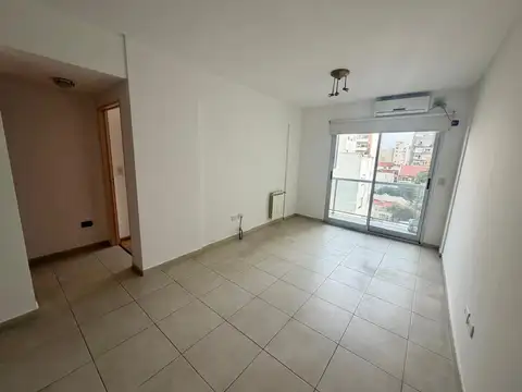 Muy buen depto de 2 amb al contrafrente con balcon