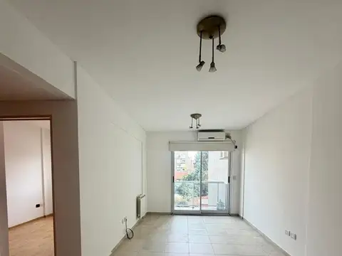 Muy buen depto de 2 amb al contrafrente con balcon