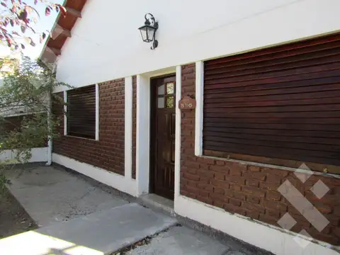 En Venta | Casa de 3 Dormitorios   Departamento | Fernández Oro