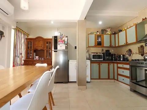 Depto Tipo Casa 4 ambientes con 3 baños