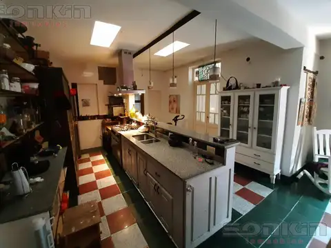 Depto Tipo Casa 9 ambientes con 4 baños