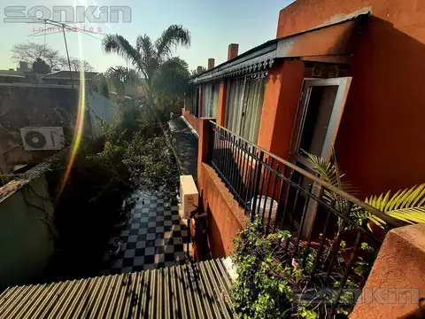 Depto Tipo Casa en Venta de 9 ambientes