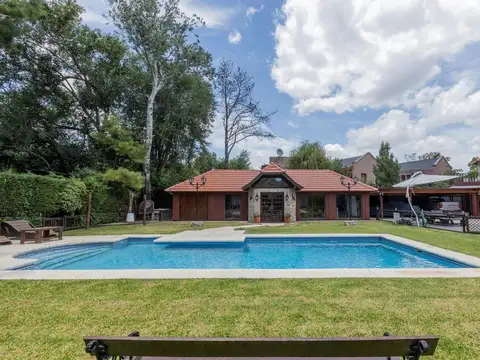 Casa 4 ambientes con 3 baños