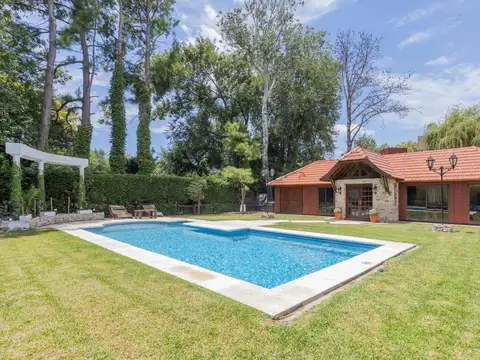 Casa en Venta en Country El Paraíso, USD 260.000