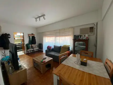 Cazon 1100, Piso 8º