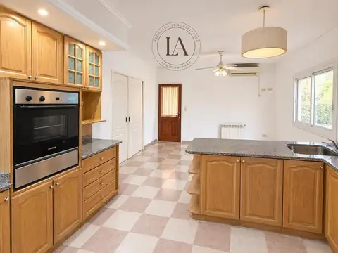 Casa en Alquiler de 3 dormitorios