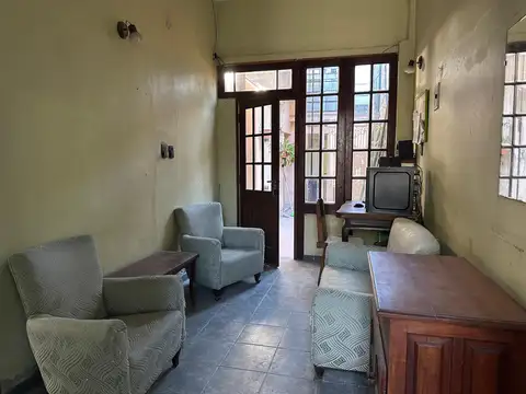 Virrey Liniers 1500 y Av. Pavon