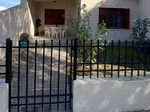 EN VENTA CASA Y GALPON BUENA UBICACION IDIAZABAL